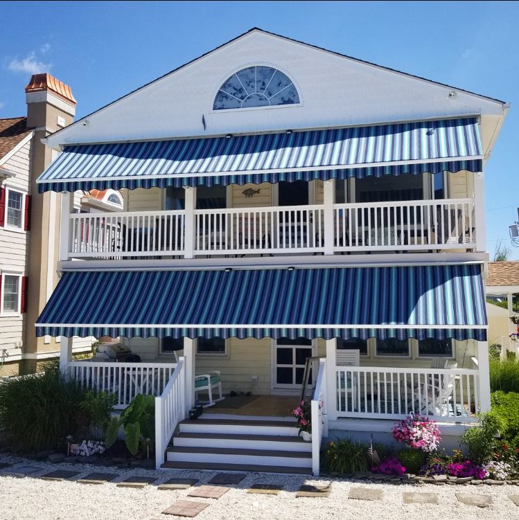 95_MININEWS_LLAZA_BERGES_AWNINGS