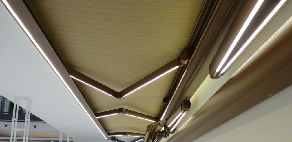 95_MININEWS_LLAZA_NOTICIA_LUCES LED